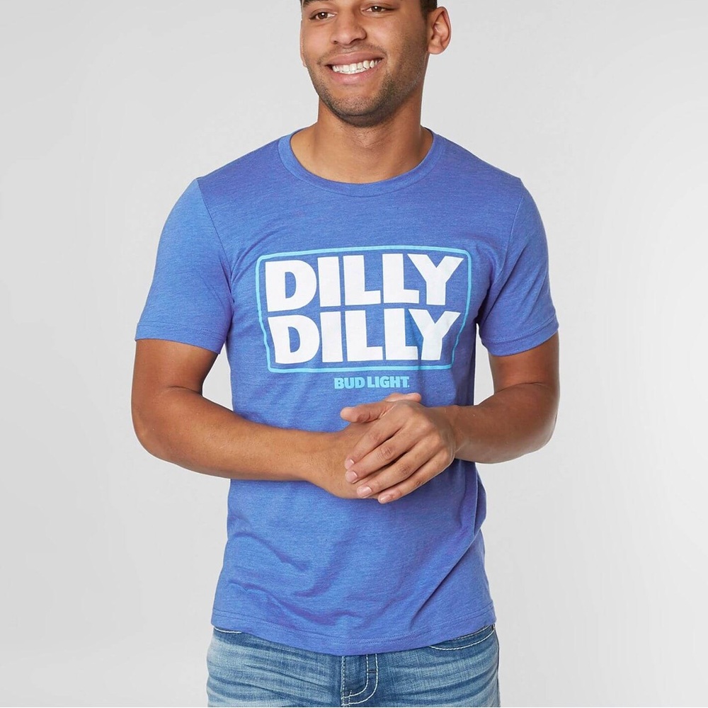 Brew City Brand Bud Light “Dilly Dilly” Blue Graphic Tee Men’s Size L